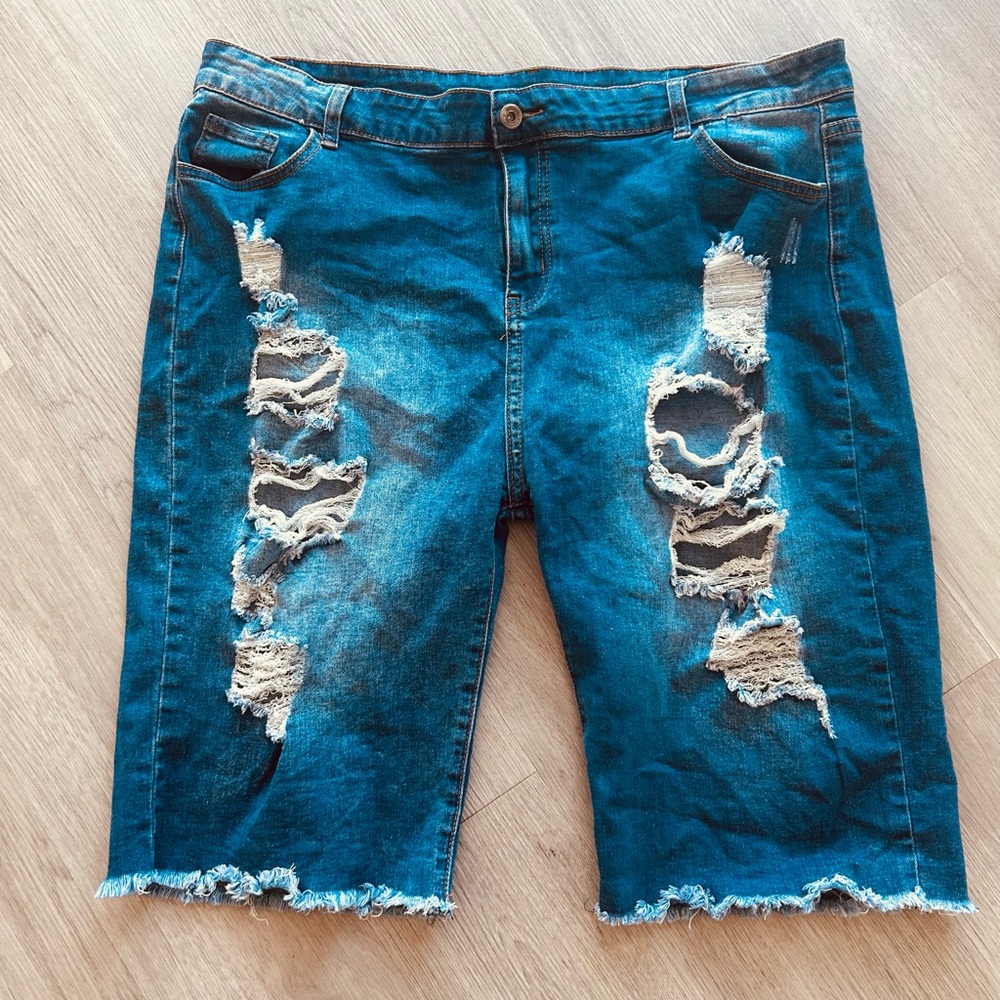 Torrid; Distressed Dark Wash, stretch Denim Bermuda Shorts 16